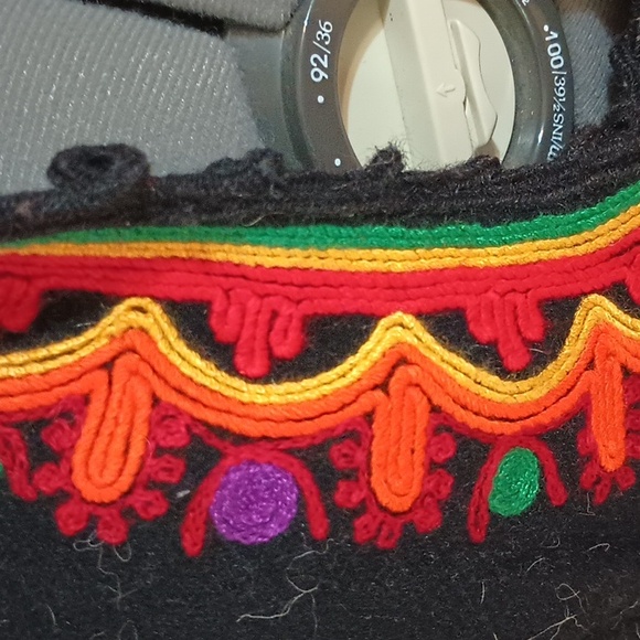 Vintage wool Bulgarian or eastern european traditional dress size large - Picture 5 of 5